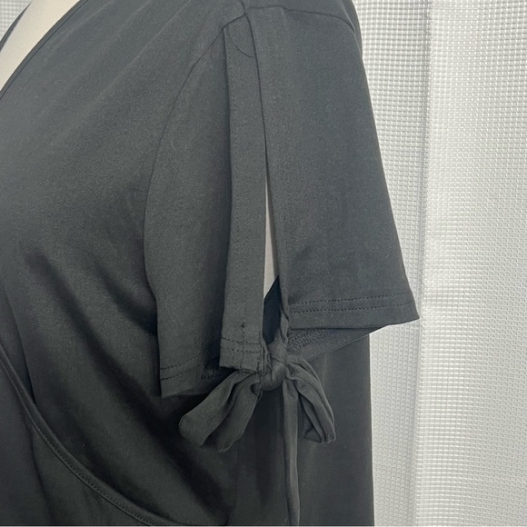 SHEIN Curve Women's Front  Wrap Cross Top, Short Sleeves with Tie Detail, Black - Picture 3 of 4